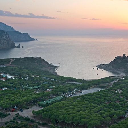 بورتو كونتي Villaggio Camping Torre Del Porticciolo المظهر الخارجي الصورة